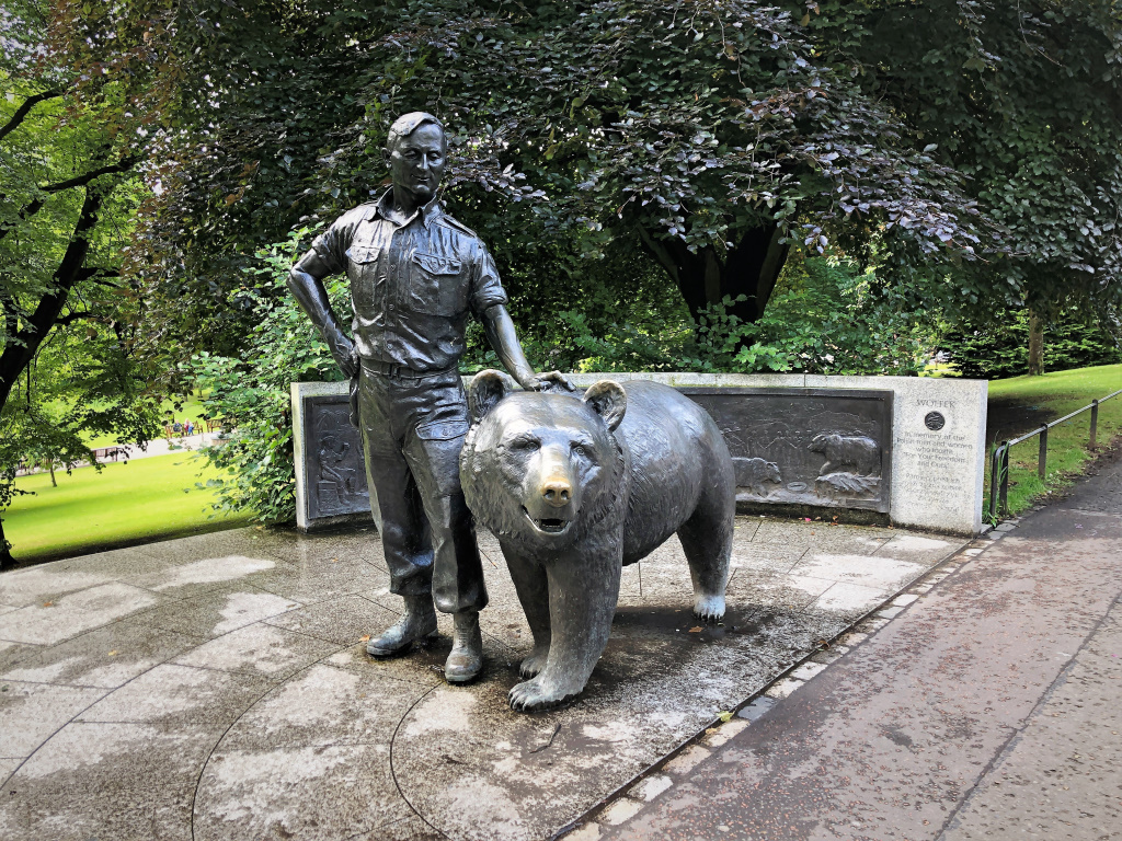 Wojtek the Soldier Bear Memorial, Edinburgh, Scotland